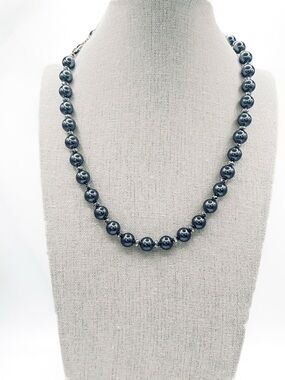 Substantial Gunmetal Gray Glass Pearl Necklace – Dark Hematite Tone Strand